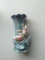 Porcelán váza hattyúkkal