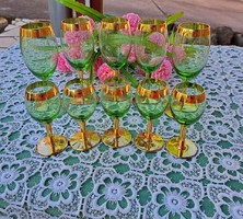 Gyönyörű színű zöld talpas  poharak pohár boros pezsgős dísznek, dekornak ajánlom