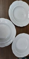 Fehér, régi paraszt tányérok