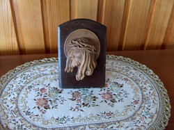 Gyönyörű régi Krisztus fej, fa faragvány, asztalon álló