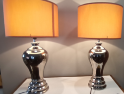 Modern design ceramic table lamp in good condition. Negotiable!