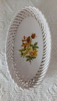 Ovális fonott kerámia kosár, közepén festett virág díszítéssel, 23 X 12,5 cm