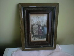 I vh katona családi fényképe keretben