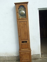 Standing clock