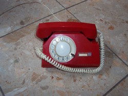 Piros retro telefon