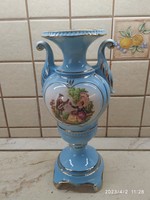 Olasz porcelán ,romantikus jelenetes váza 35 cm  eladó!