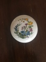 Porcelán bonbonier /Made in Taiwan jelzéssel,virágmintás dekorral. Sérülésmentes állapotban.