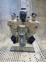 Orosz porcelán figurás italos palack, dugó nélkül