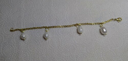 Sweet water pearl medical metal on a gold-plated chain, the clasp is also medical metal.