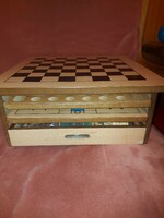 Game table, game box, in good condition! 32X32x15 cm