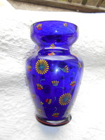Parádi antik üveg váza  -zománc festett kamilla virág díszítéssel- ritka színben 17,5 cm