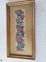 Gyöngyökből fűzött goblein hatású falikép rózsákkal