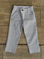 Knee-length trousers made of white denim with striped elastic material