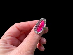 Magyar ezüst gyűrű rubin kővel és markazitokkal