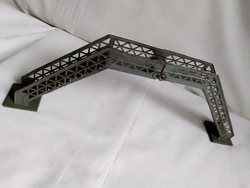 Antik régi gyalogos vasúti felüljáró híd 0-ás vonat vasút modell terepasztal kiegészítő lemezjáték