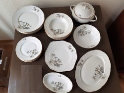 Thun csehszlovák porcelán - 6 személyes étkészlet, virágmintás dekorral