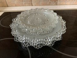 Vintage “bubis” üveg tányérok, 3 nagy (22 cm) és 3 kicsi (16 cm), összesen 6 db. egyben