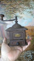 Very good condition Peugeot iron plate coffee grinder 1900 k. Cheap!