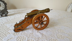 Copper and wooden cannon model, table decoration 22*13 cm.