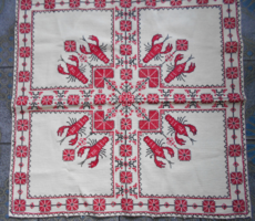 Cross-stitch tablecloth with Beregi crab pattern 62 cm x 60 cm - professionally made needlework