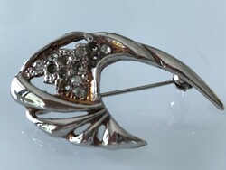 Fish-shaped brooch with crystals, 4.8 x 3 cm