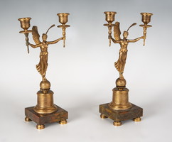 Aranyozott bronz gyertyatartó pár, Niké istennő figurájával