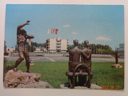 Régi képeslap: Zánka, Balatoni Úttörőváros - szobrok