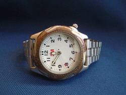 Great watch, with a clearly visible dial, heavy men's watch, good for large wrists, with a metal strap