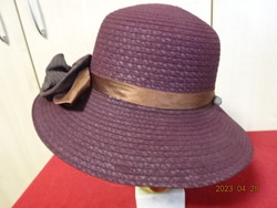 Women's burgundy quality hat with decorative pin, size 56. Jokai.