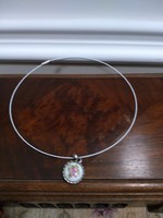 Gyönyörű fiatalos, mutatós kézi festett porcelán ékszer medál nyaklánccal