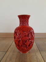 Régi kínai cinóber váza figurákkal