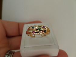 Arany gyűrű smaragd-rubin-zafír-brill ékítéssel