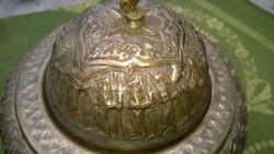 A rarity! Islamic handmade copper - inside silver-plated - centerpiece, offering m 27x17 cm