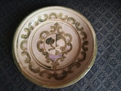 Máz alatt festett, rusztikus kerámia, samottos falitál