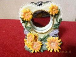 Flower-patterned mini table mirror, size: 8.5 x 7 cm. Jokai.