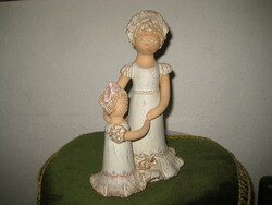 Győrbíró Enikő  Anya a lányával , kétfigurás kisplasztika  , szép  állapot  , 21 cm