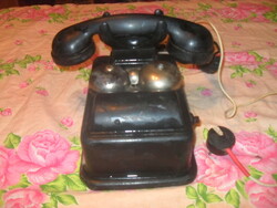 Antik fémházas telefon