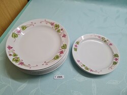T0905 zsolnay flower pattern plates 7 flat plates, 2 dessert plates 24 and 19 cm