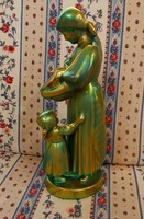 Zsolnay - eozin statue - bread-slicing woman flawless, display case condition! Beautiful labrador with glaze.