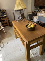 Konyhapult/konyhasziget, munkaasztal, lerakó asztal nagyméretű, rusztikus tömör bükk asztallappal