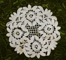 Vert lace tablecloth, place mat 23 cm