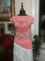 Diesel 38 pink romantic t-shirt with a deep twist on the back, peach blossom cream