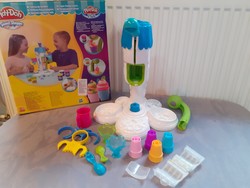 Play-doh fagylalt készítő gép gyurma játék kiegészítőkkel dobozában