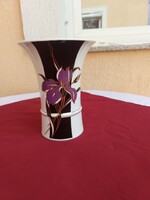 Hollóházi, nagyon ritka mintás ,kézzi festésű  váza:  21x 16 cm,,Teljesen új..Hibátlan!