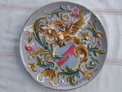 Znaim (xixth century) Neo-Renaissance wall plastic majolica decorative plate, diameter 32 cm