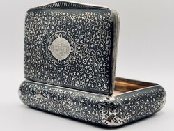 Nielló díszítéses antik ezüst burnótszelence / tubákos dobozka﻿ / cigarettatárca / dohánytartó
