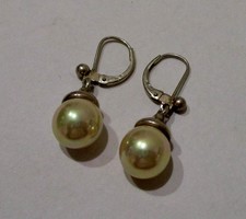 Elegáns ezüst gyöngyös fülbevaló