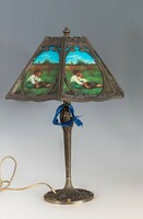Tiffany stílusú asztali lámpa - bukolikus jelenettel a lámpaernyőn