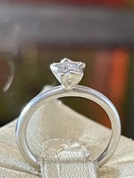 Káprázatos ezüst gyűrű, cirkónia kővel