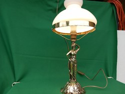 Lüszter teljesen felújított asztali lámpa eladó.